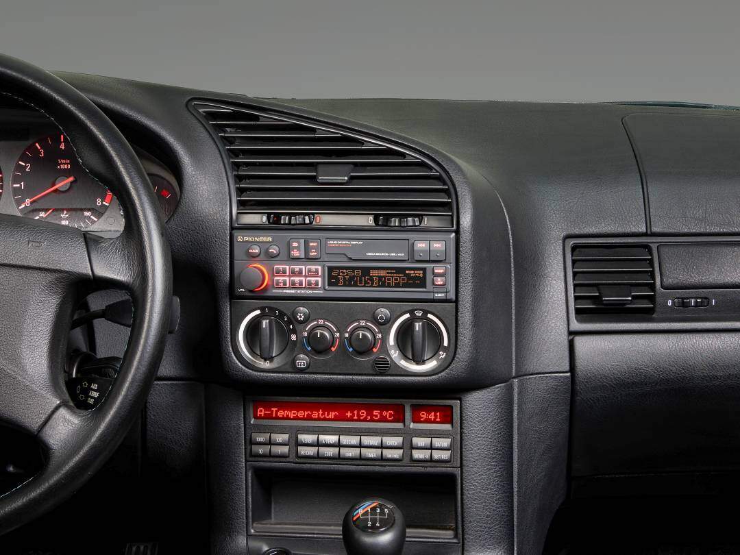 Pioneer SXT-C10PS im BMW E36