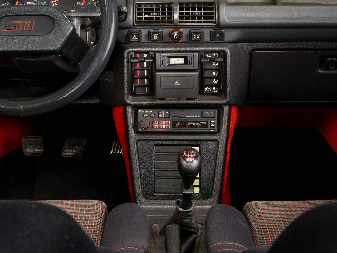 Pioneer SXT-C10PS im Peugeot 205